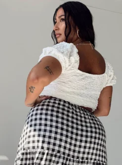 Patrea Top White Curve -Femme Flair 4 modelinfo javi us14 2ca705e1 242b 493e 9046 4fe91fd45766