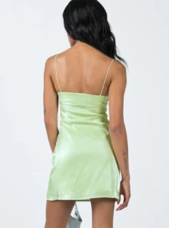 Princess Polly Simmons Mini Dress Green 9 Princess Polly Simmons Mini Dress Green -Femme Flair 4 modelinfo jenaya us2 e5eb2359 5368 4b0d b244 b46d91a1cb14
