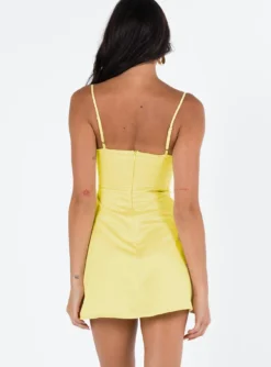 Princess Polly Della Mini Dress Butter Yellow -Femme Flair 4 modelinfo josie us2 3377c25f cc14 4ce0 a42c a836f5add883