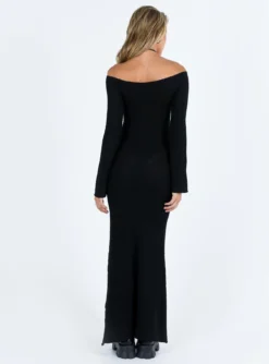 Devyn Off The Shoulder Maxi Dress Black -Femme Flair 4 modelinfo kiana us2 2375836e acf8 43d8 8287 48206dd0bb9a