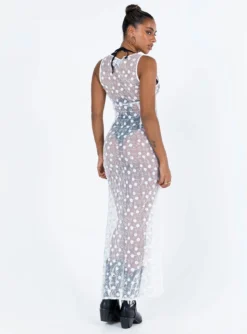 Princess Polly Britton Lace Maxi Dress White -Femme Flair 4 modelinfo lola us4 6eaf6692 81d7 4e1d 8917 156c9e22e92e