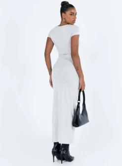 Princess Polly Lex Maxi Dress Grey -Femme Flair 4 modelinfo lola us4 f719057d eb3e 443d 9c3d 330a65f54167