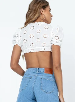 Princess Polly Olympia Top White -Femme Flair 4 modelinfo margaret us2 0378a136 837e 47fd 9729 2cf72fc1f0ac
