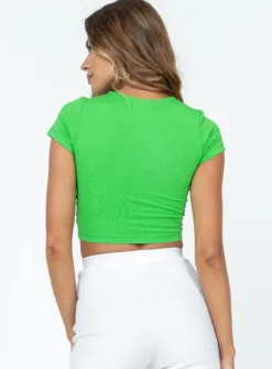 Princess Polly Vibin Tee Green 9 Princess Polly Vibin Tee Green -Femme Flair 4 modelinfo margaret us2 jpg 67522072 0828 46aa 991a eb825ff406ae
