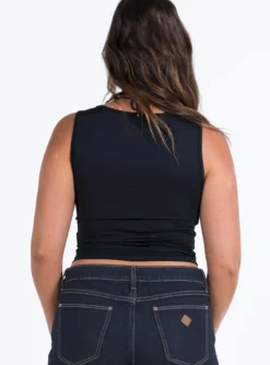 Sanada Top Black -Femme Flair 4 modelinfo mikayla us8 4075535d 1711 4698 9697 cf2b4553c380