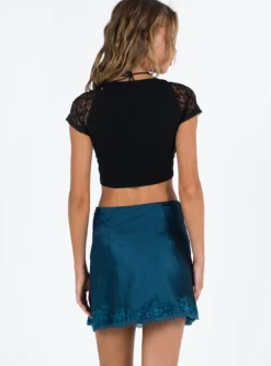 Princess Polly Athenia Mini Skirt Navy 11 Princess Polly Athenia Mini Skirt Navy -Femme Flair 4 modelinfo mirte us2 03060a2e de1e 428c 9ddf 97da3b924e36