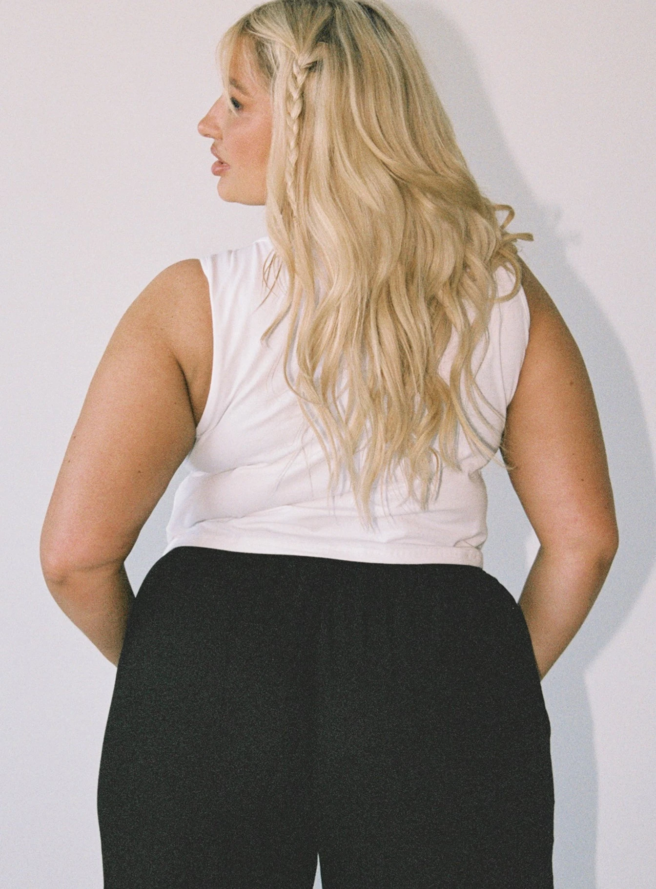 Blizzard Tank Top White Curve 3 Blizzard Tank Top White Curve - Image 3