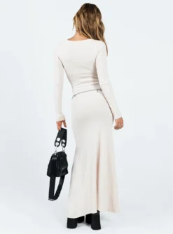 Barallen Long Sleeve Maxi Beige 9 Barallen Long Sleeve Maxi Beige -Femme Flair 4 modelinfo saskia us2 aac2f51e 8931 4e68 a744 5fc6f5707bb6