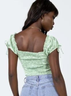 Princess Polly Allyson Top Green Floral -Femme Flair 4 1aee2de8 6fd7 432b b5af c433afaffa1a