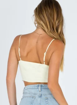 Princess Polly Old School Love Crop Top 11 Princess Polly Old School Love Crop Top -Femme Flair 4 582bc5cc ff6e 4972 8756 cbf840822f03