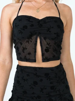 Motel Agas Skirt Black Floral Flock -Femme Flair 5 modelinfo Emma us2 f678d8ad 724a 4d5b 95b7 b5ea6d51dd9f