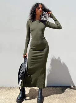 Princess Polly Karim Ribbed Knit Maxi Dress Khaki -Femme Flair 5 modelinfo Kristen us2 bb3c05b6 d636 4dc0 a718 eaf58fbe0a83