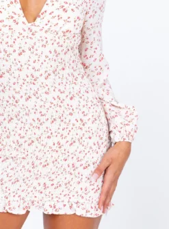 Princess Polly Sawyer Long Sleeve Mini Dress Multi -Femme Flair 5 modelinfo alexis us2 0edea9be 9aab 47db afd6 7e01b12cc0cc