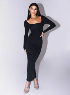 Princess Polly Lyla Maxi Dress Black -Femme Flair 5 modelinfo christy us2 ab7ea147 4671 4041 8551 b009ae13f8e2