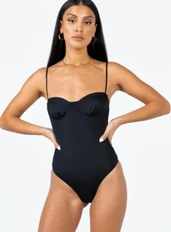 Princess Polly Sudol Bodysuit Black 9 Princess Polly Sudol Bodysuit Black -Femme Flair 5 modelinfo christy us2 c493579a 79dd 453d b728 21d750bcaa3a
