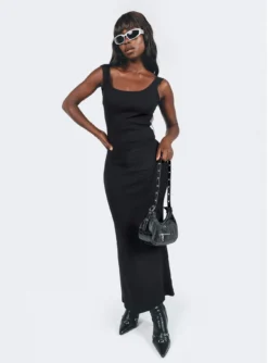 Smythe Maxi Dress Black -Femme Flair 5 modelinfo cynthia us4 b3daca30 502c 4fdb a518 f61ad9196c16