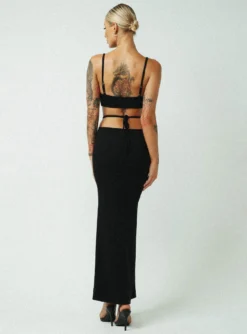 Jagger & Stone Kendal Maxi Dress Black -Femme Flair 5 modelinfo emma leigh us4 a158f9c4 41c2 45c5 bb9f 1276f90e3618