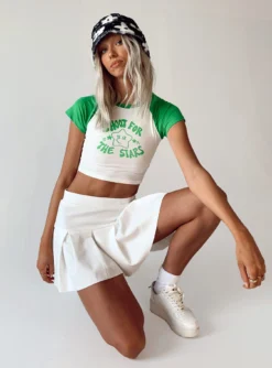 Princess Polly Shoot For The Stars Tee White / Green 14 Princess Polly Shoot For The Stars Tee White / Green -Femme Flair 5 modelinfo ira us2 656b1298 7175 4f4a 9b4a 742c5dc41101