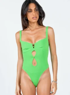Princess Polly Applegate Bodysuit Green -Femme Flair 5 modelinfo jess us2 4d02f3ce 0fa0 4c1e bb2a 83fc5754c312