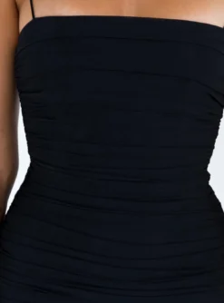 Tara Mini Dress Black -Femme Flair 5 modelinfo kauri us2 10f5cd89 9f4c 4253 ad0e 08c97f9369d0