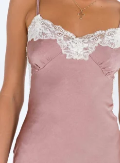 Princess Polly Alexina High Back Maxi Dress Pink -Femme Flair 5 modelinfo kauri us2 23939e99 de76 407a 90f2 3947fbaa68c2