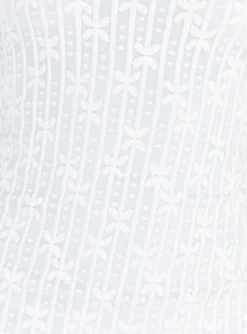 Princess Polly Lasance Maxi Dress White 11 Princess Polly Lasance Maxi Dress White -Femme Flair 5 modelinfo kauri us2 554d6feb c973 45ae 91ee 3ee0f1ce59b1