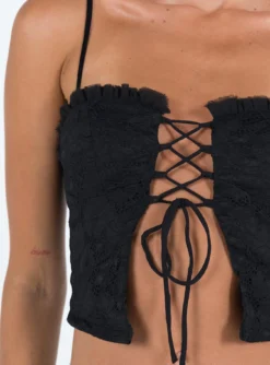 Princess Polly Marloe Top Black 13 Princess Polly Marloe Top Black -Femme Flair 5 modelinfo kiana us2 b4c7935e a48e 4519 a2b6 60c3c3c53071