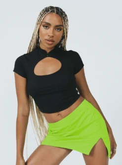 Princess Polly Aisha Mini Skirt Green 11 Princess Polly Aisha Mini Skirt Green -Femme Flair 5 modelinfo lola us4 f1668fbc 58a3 47dc a7e0 3cedb205ba40