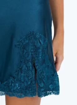 Princess Polly Athenia Mini Skirt Navy 12 Princess Polly Athenia Mini Skirt Navy -Femme Flair 5 modelinfo mirte us2 7f615c2a 426c 42da bb8b ea1db99e243e