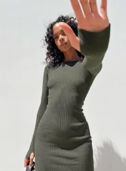 Princess Polly Karim Ribbed Knit Maxi Dress Khaki -Femme Flair 6 modelinfo Kristen us2 f6593e11 ed93 4b22 ab64 53e10ab4f298