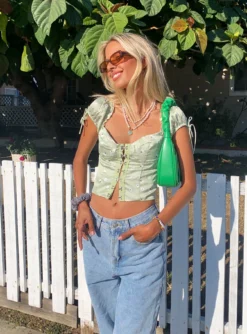 Princess Polly Allyson Top Green Floral -Femme Flair ALLYSON TOP GREEN FLORAL d2def9e6 88ac 4be1 9cec 4268371664ec