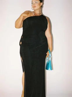 Aligned Maxi Dress Black Curve -Femme Flair C Aligned Maxi Dress Black 14 copy