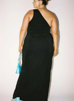 Aligned Maxi Dress Black Curve -Femme Flair C Aligned Maxi Dress Black 15 copy