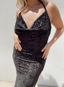 Princess Polly Kartia Maxi Dress Black 10 Princess Polly Kartia Maxi Dress Black -Femme Flair C42B5586 4C35 4659 B1A0 C019CE947412